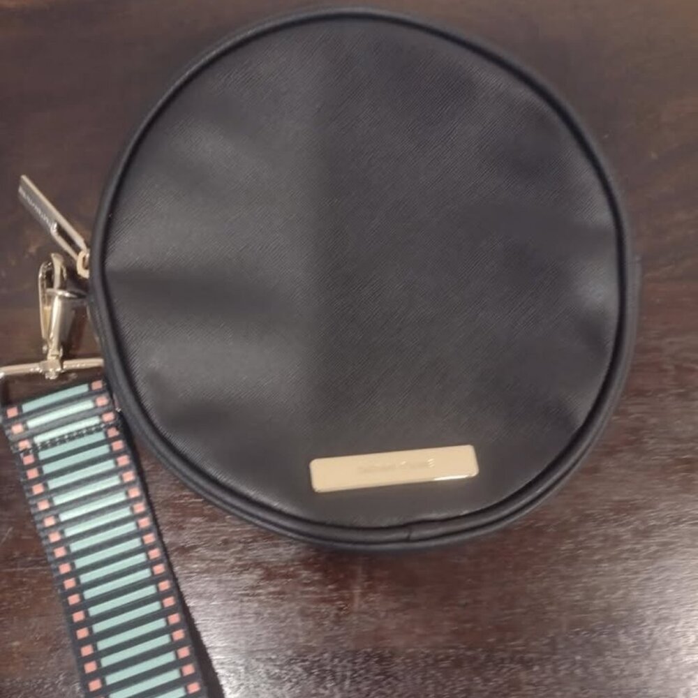 Tartan and Twine Pouch with Wrislet Strap. Never used, Tags Removed.